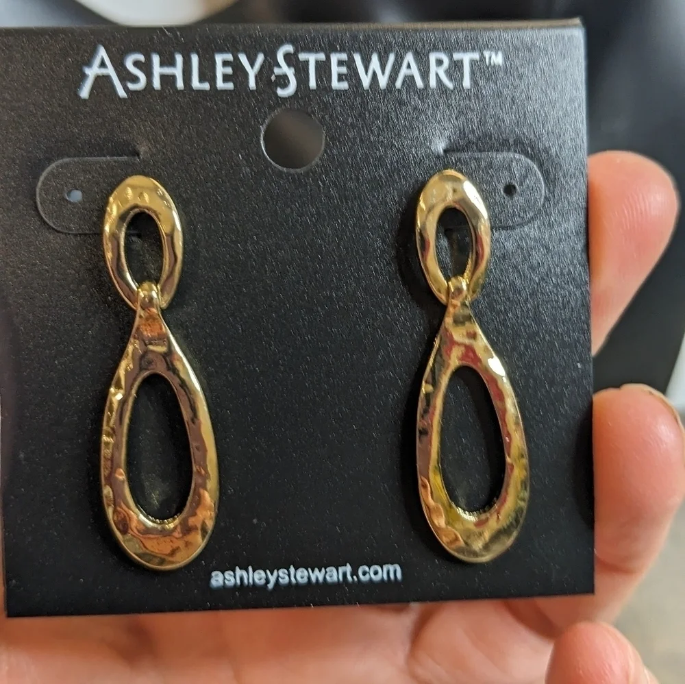 Ashley Stewart Gold‎ Tone Modern Drop Earrings